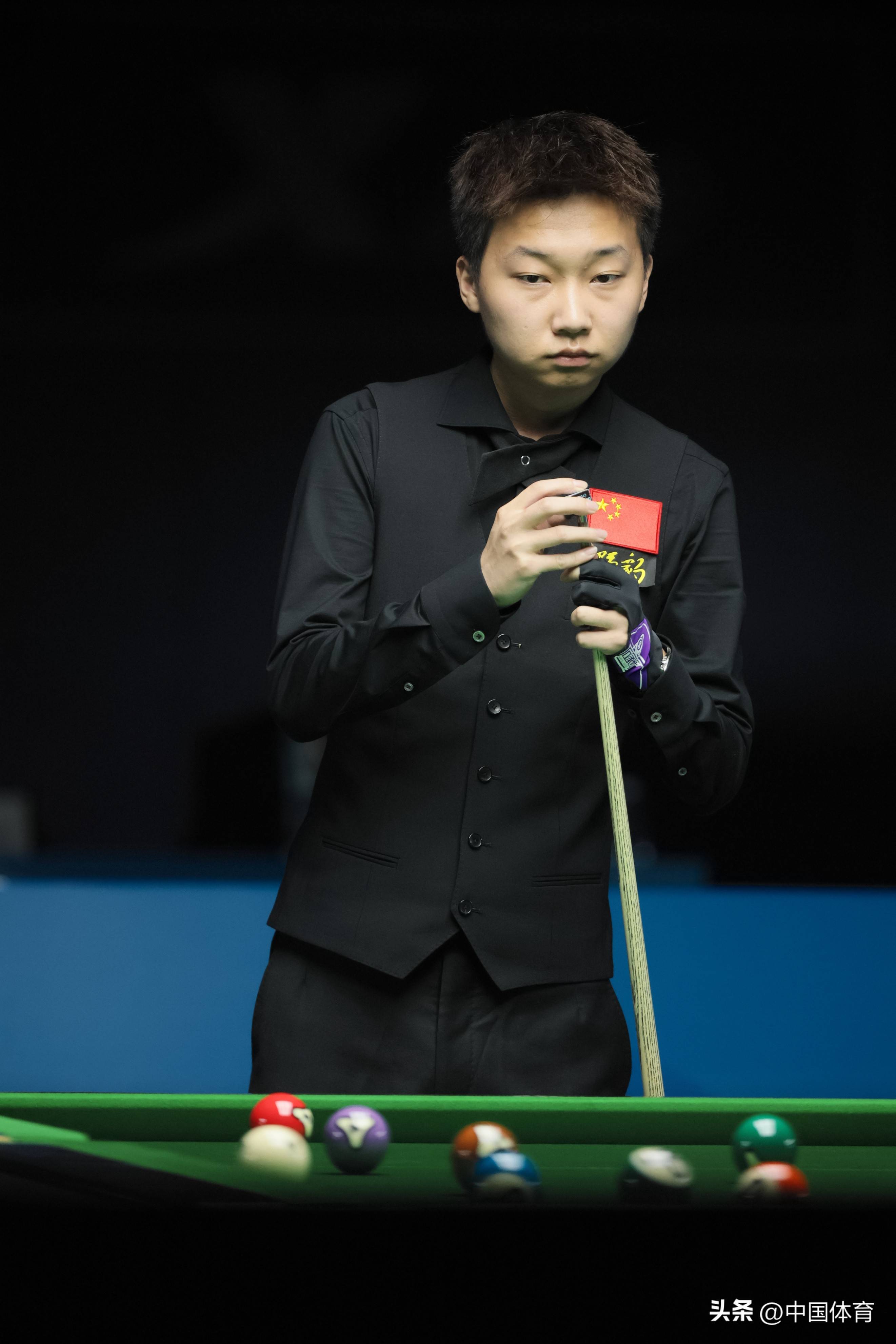 特朗普以直 特朗普以直